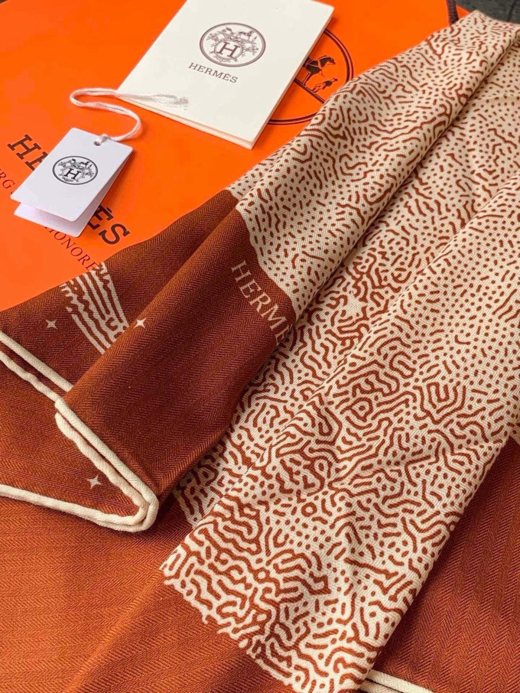 HERMES 26S SCARF 140 IN CASHMERE AND SILK 304680