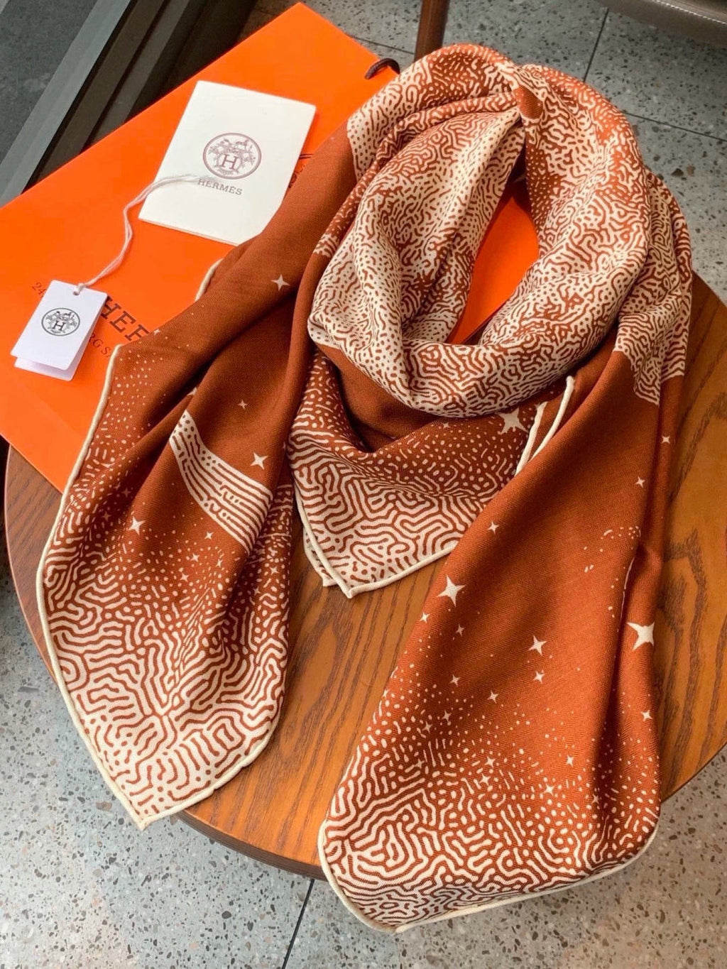HERMES 26S SCARF 140 IN CASHMERE AND SILK 304680