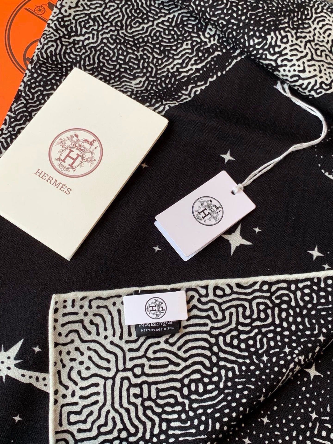 HERMES 26S SCARF 140 IN CASHMERE AND SILK 304681