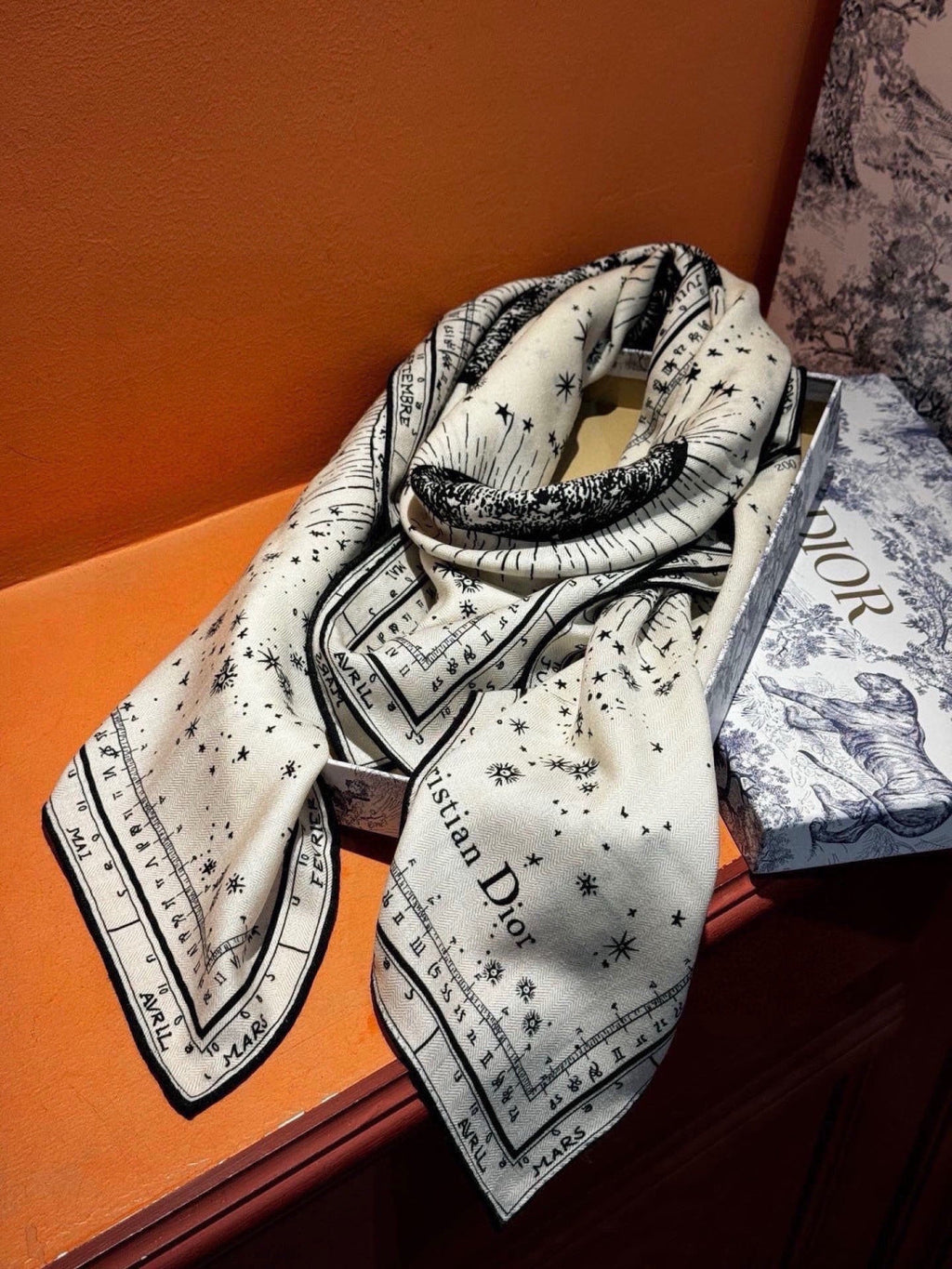 DIOR 26S SCARF 140CM IN CASHMERE SILK 304689