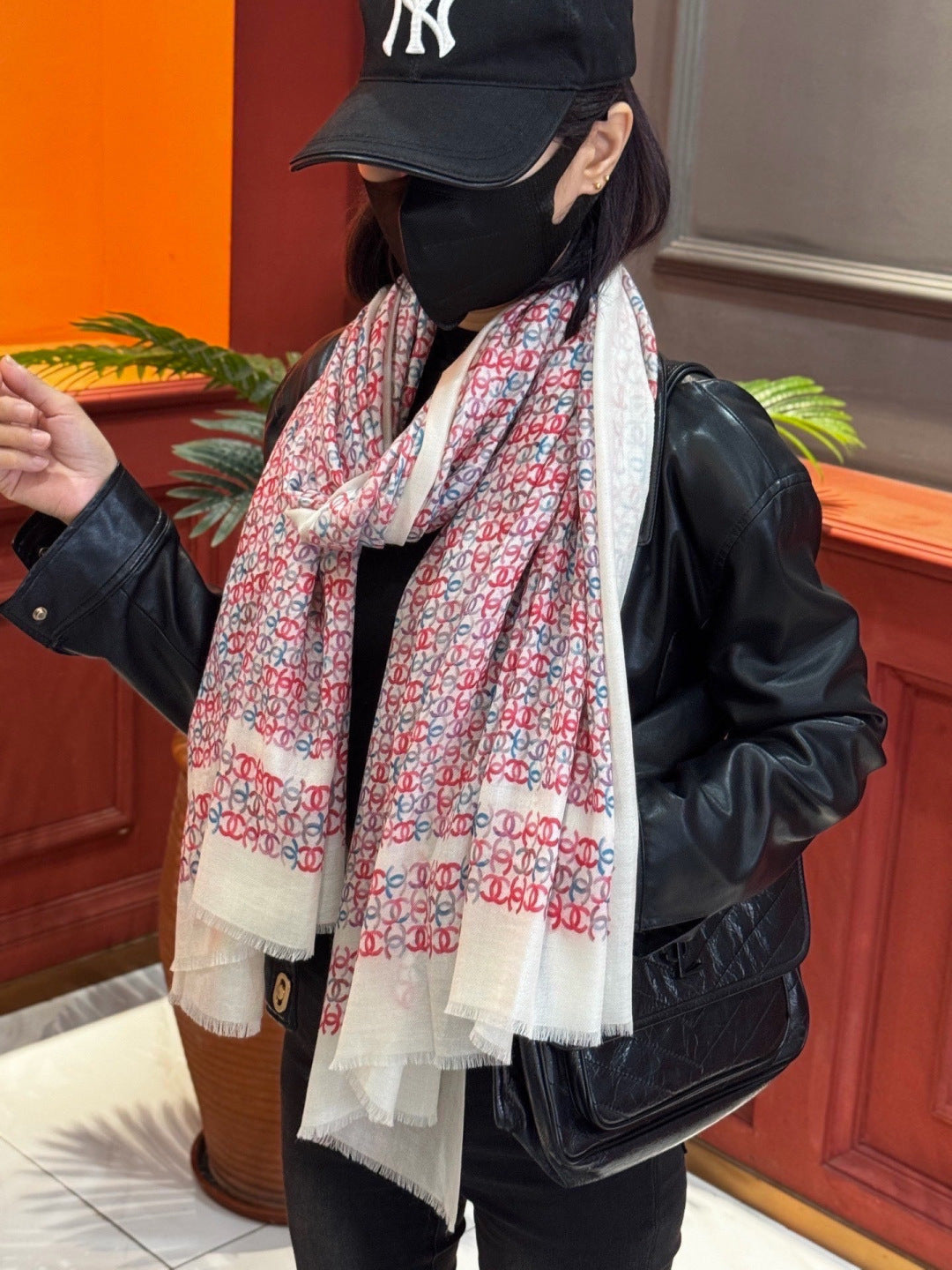CHANEL 26S SCARF 200 IN CASHMERE AND SILK 306089