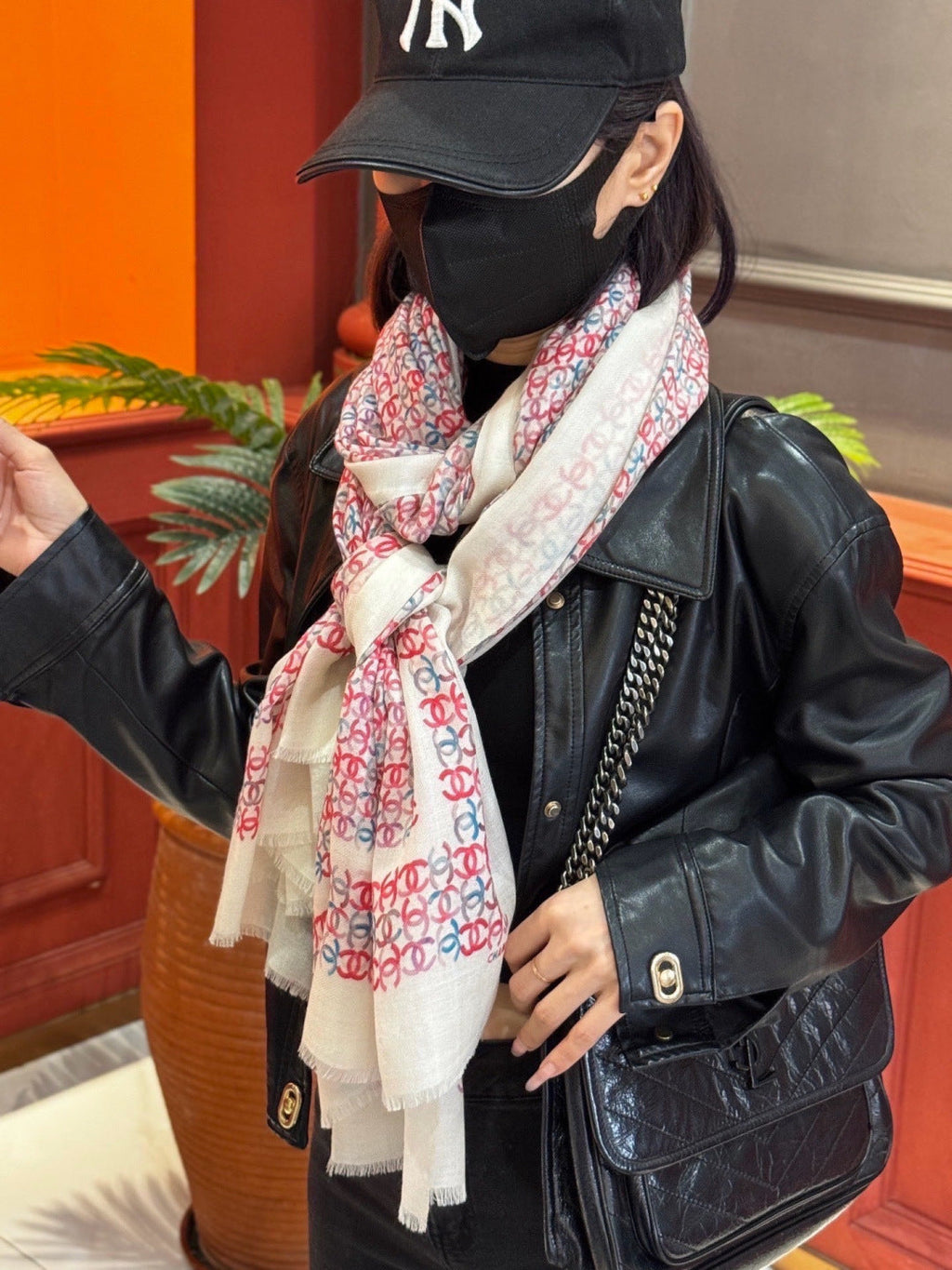 CHANEL 26S SCARF 200 IN CASHMERE AND SILK 306089