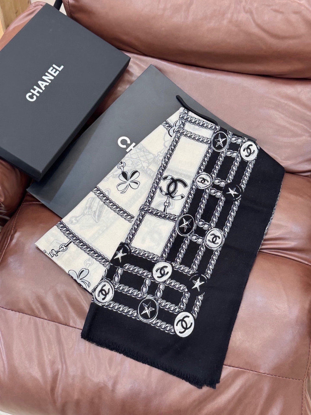 CHANEL 26S SCARF 200 IN CASHMERE AND SILK 306103