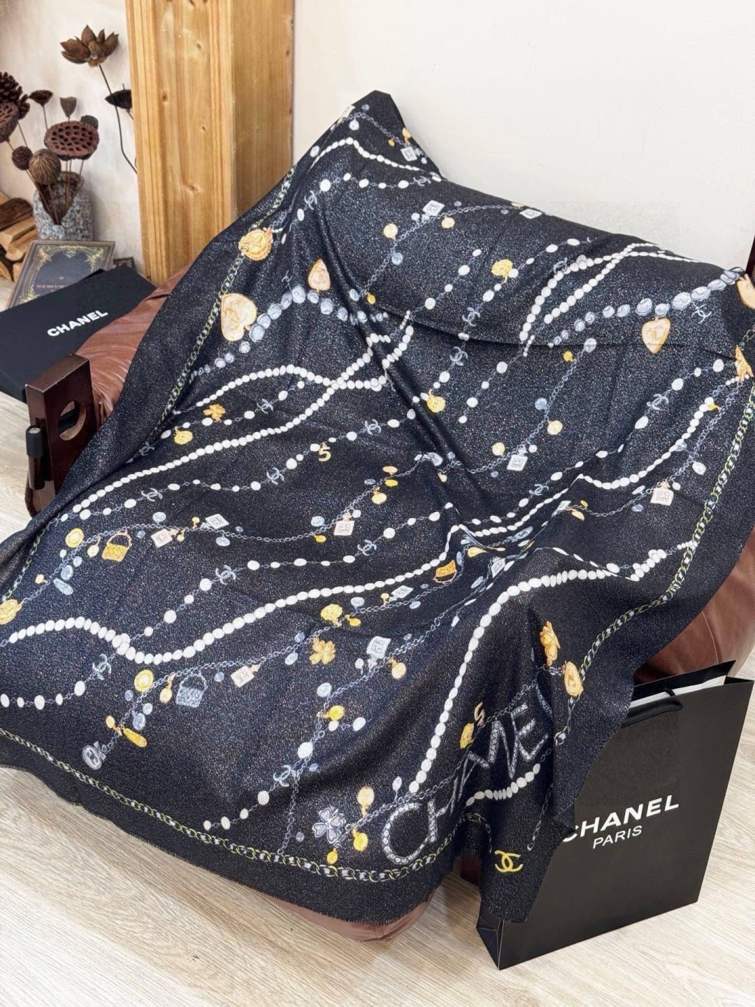 CHANEL 26S SCARF 200 IN CASHMERE AND SILK 307227