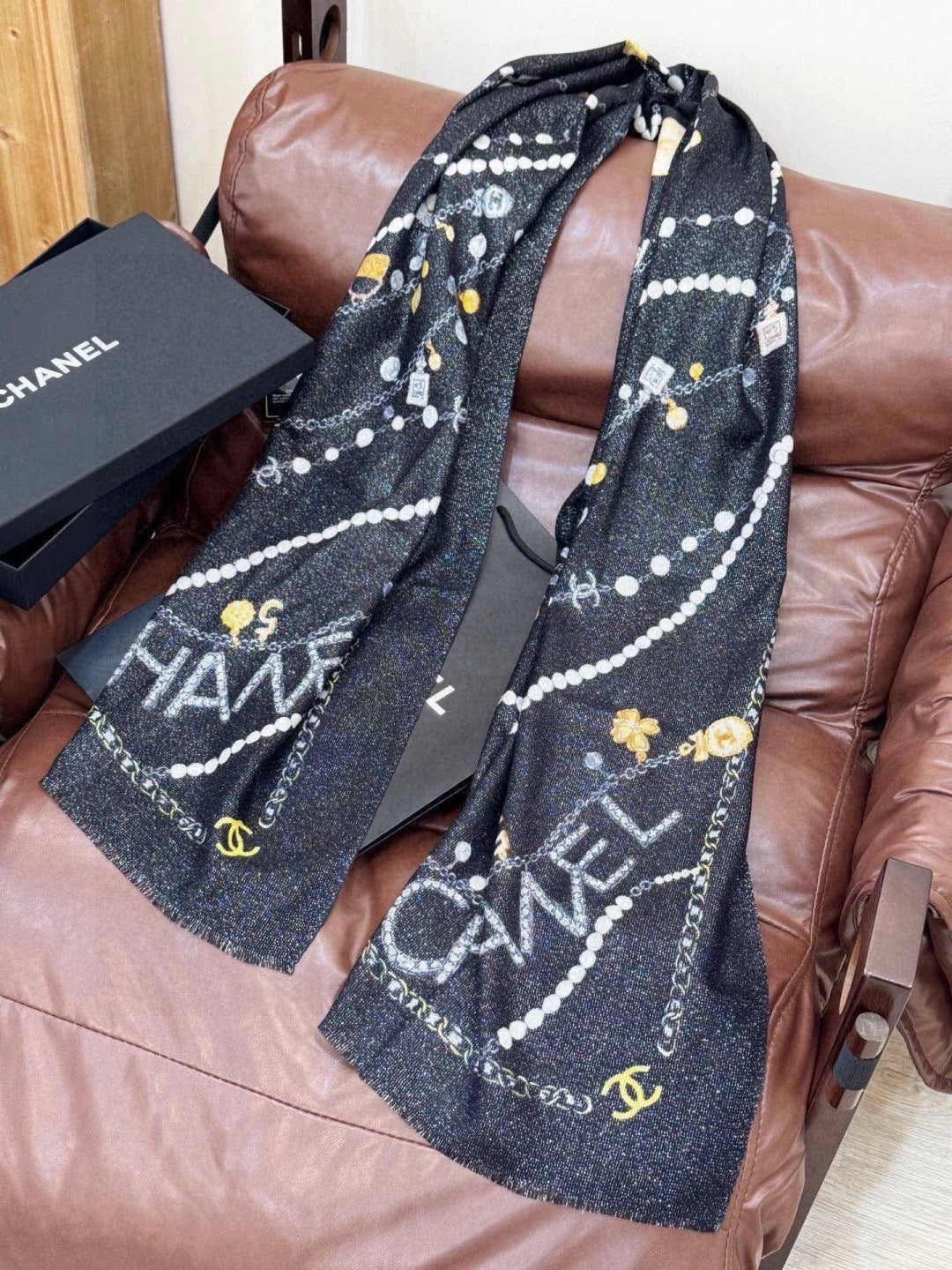 CHANEL 26S SCARF 200 IN CASHMERE AND SILK 307227