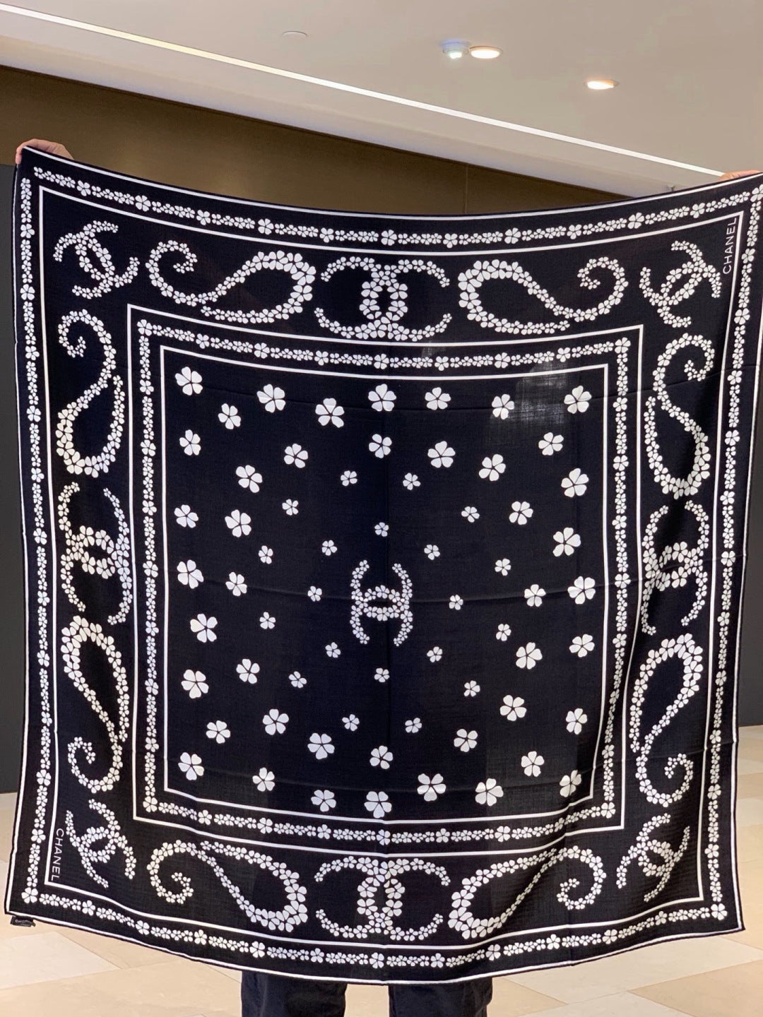 CHANEL 26S SCARF 135 IN CASHMERE AND SILK 309371