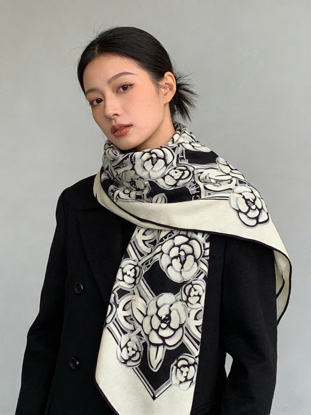 CHANEL 26S SCARF 140 IN CASHMERE AND SILK 309373