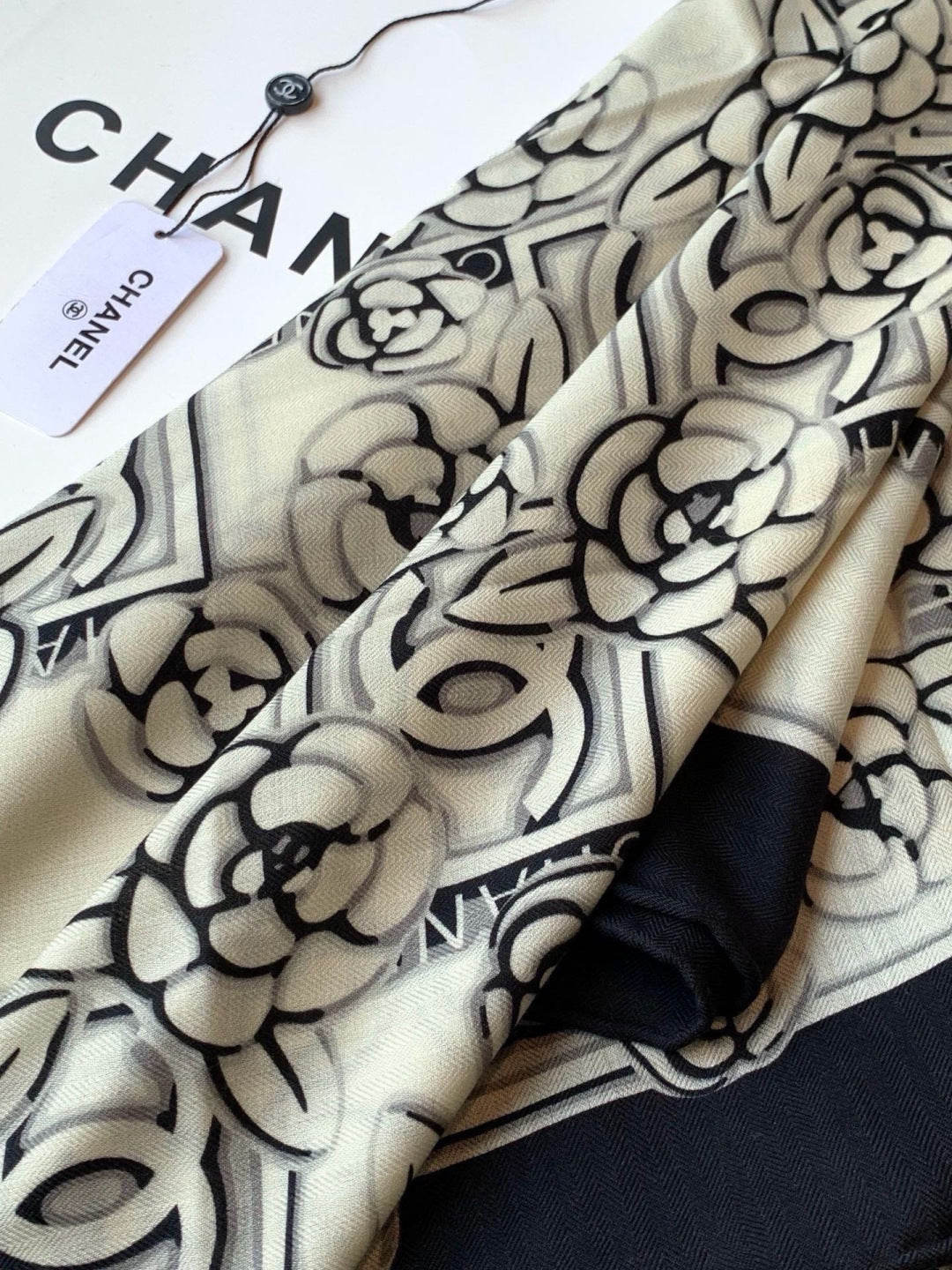 CHANEL 26S SCARF 140 IN CASHMERE AND SILK 309374