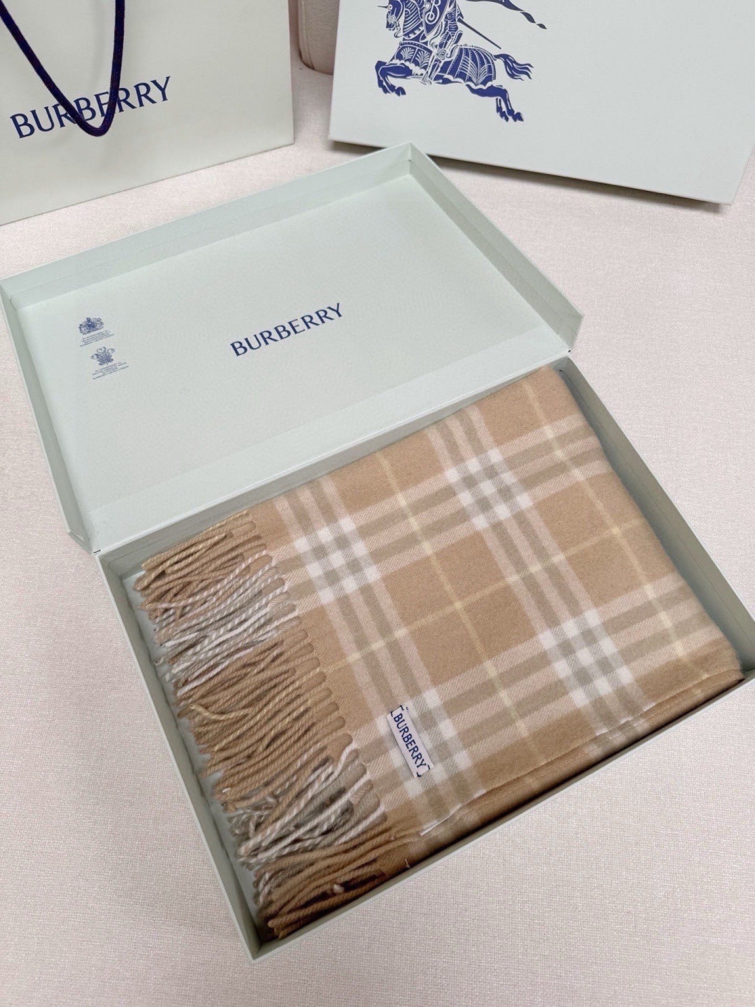 BURBERRY 26S SCARF 155CM IN CASHMERE 309947