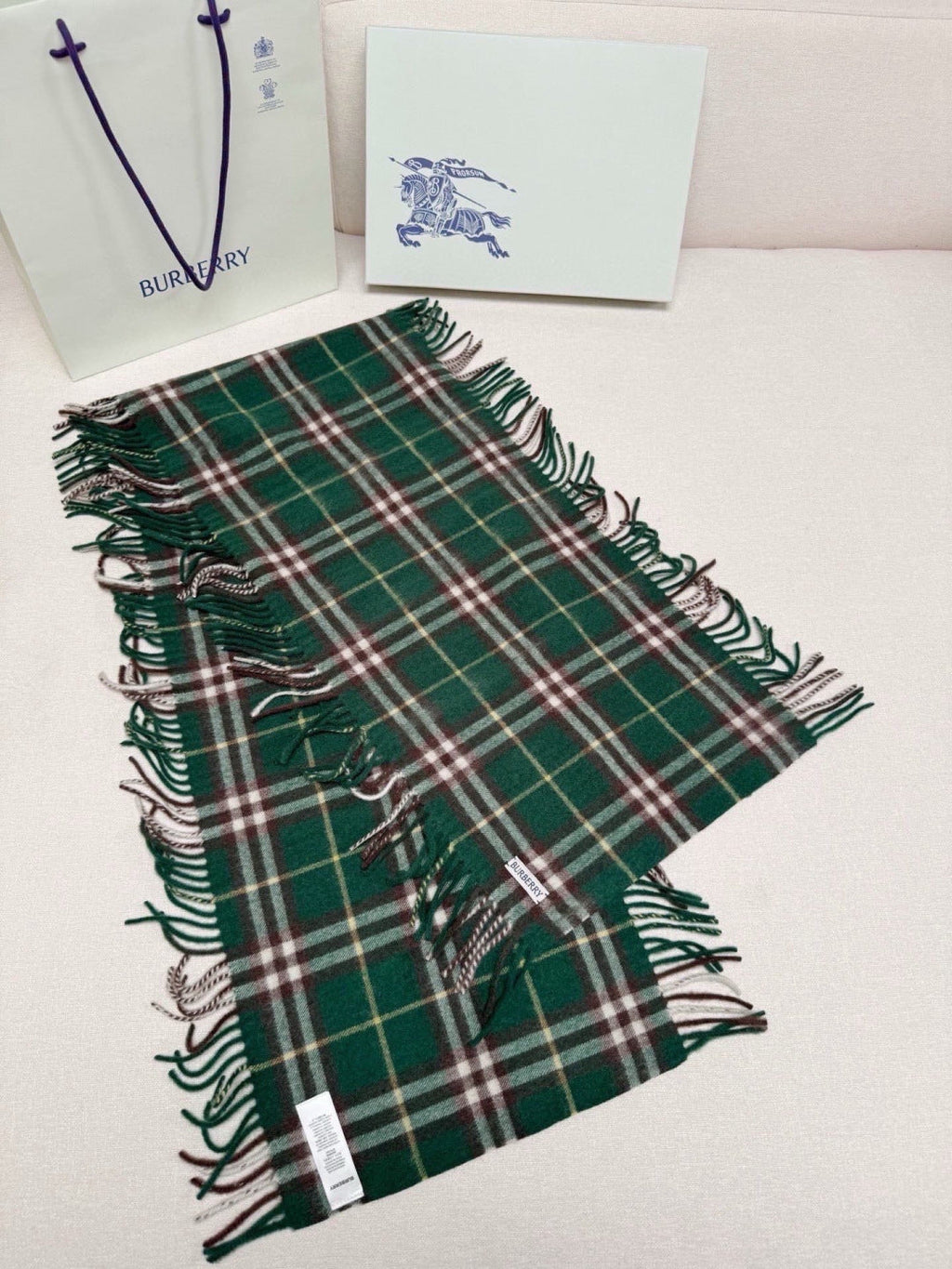 BURBERRY 26S SCARF 155CM IN CASHMERE 309949