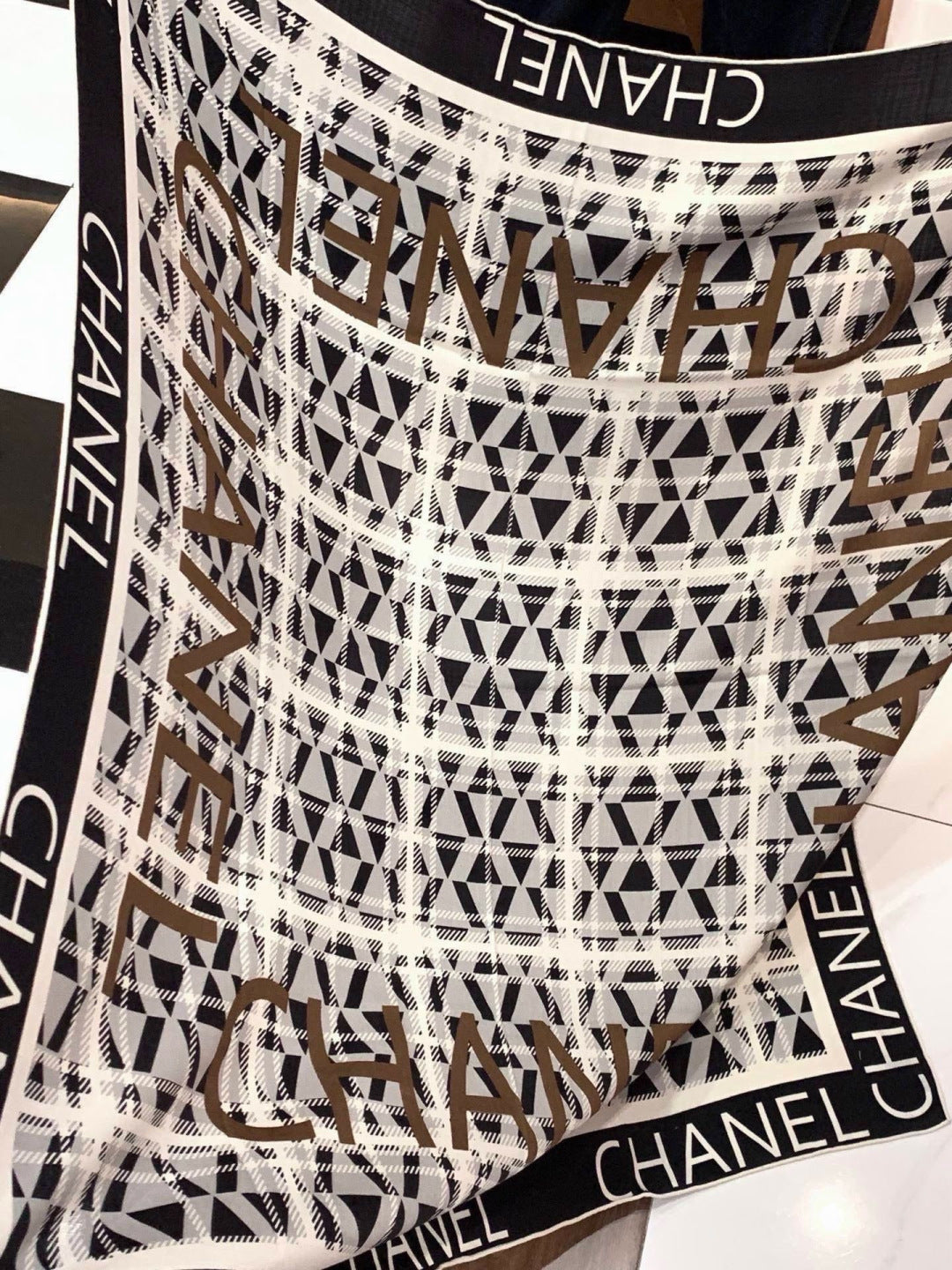 CHANEL 26S SCARF 135 IN CASHMERE AND SILK 309900