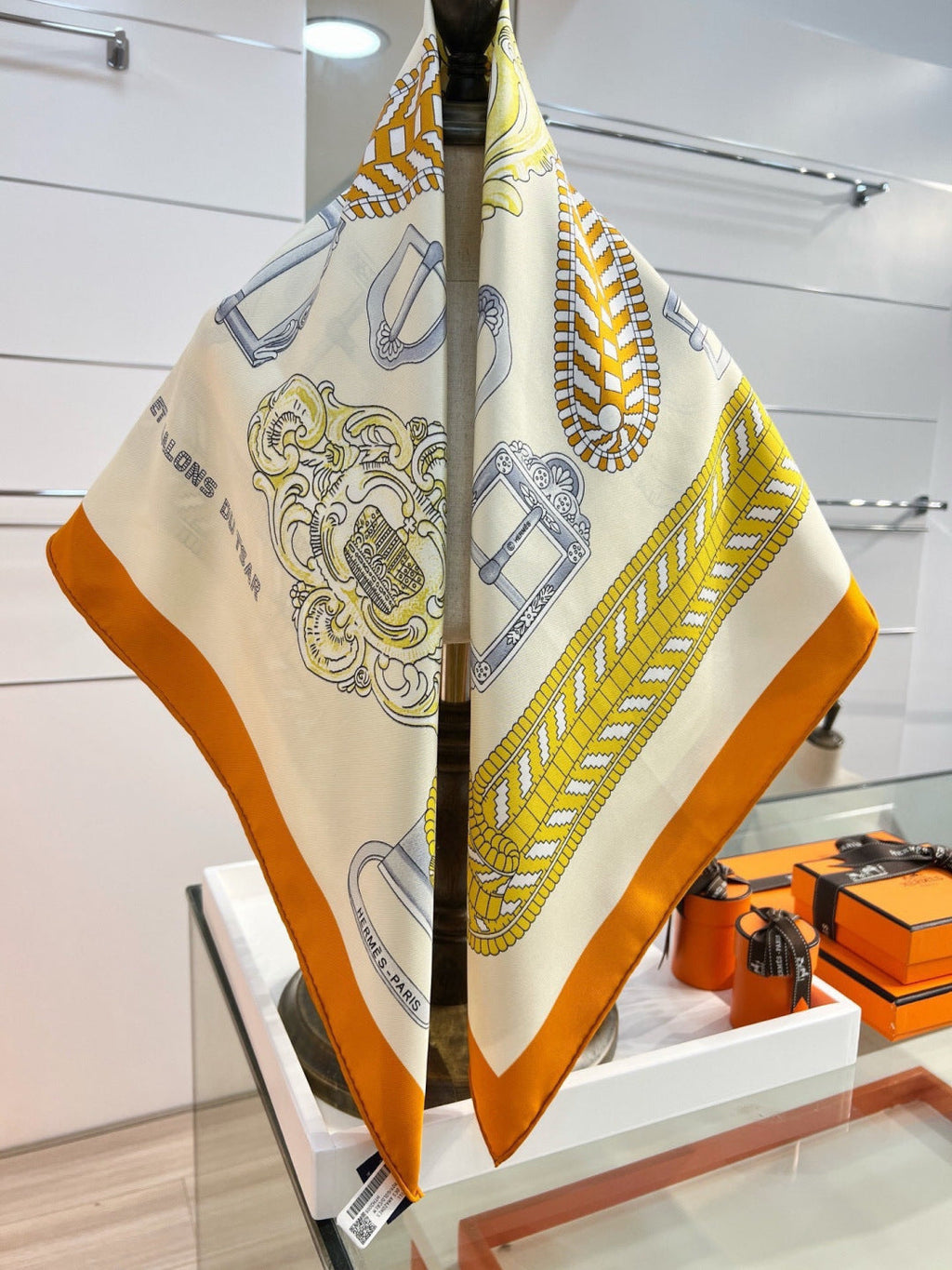 HERMES 26S PRINTED SQUARE SCARF 88 IN SILK 309938