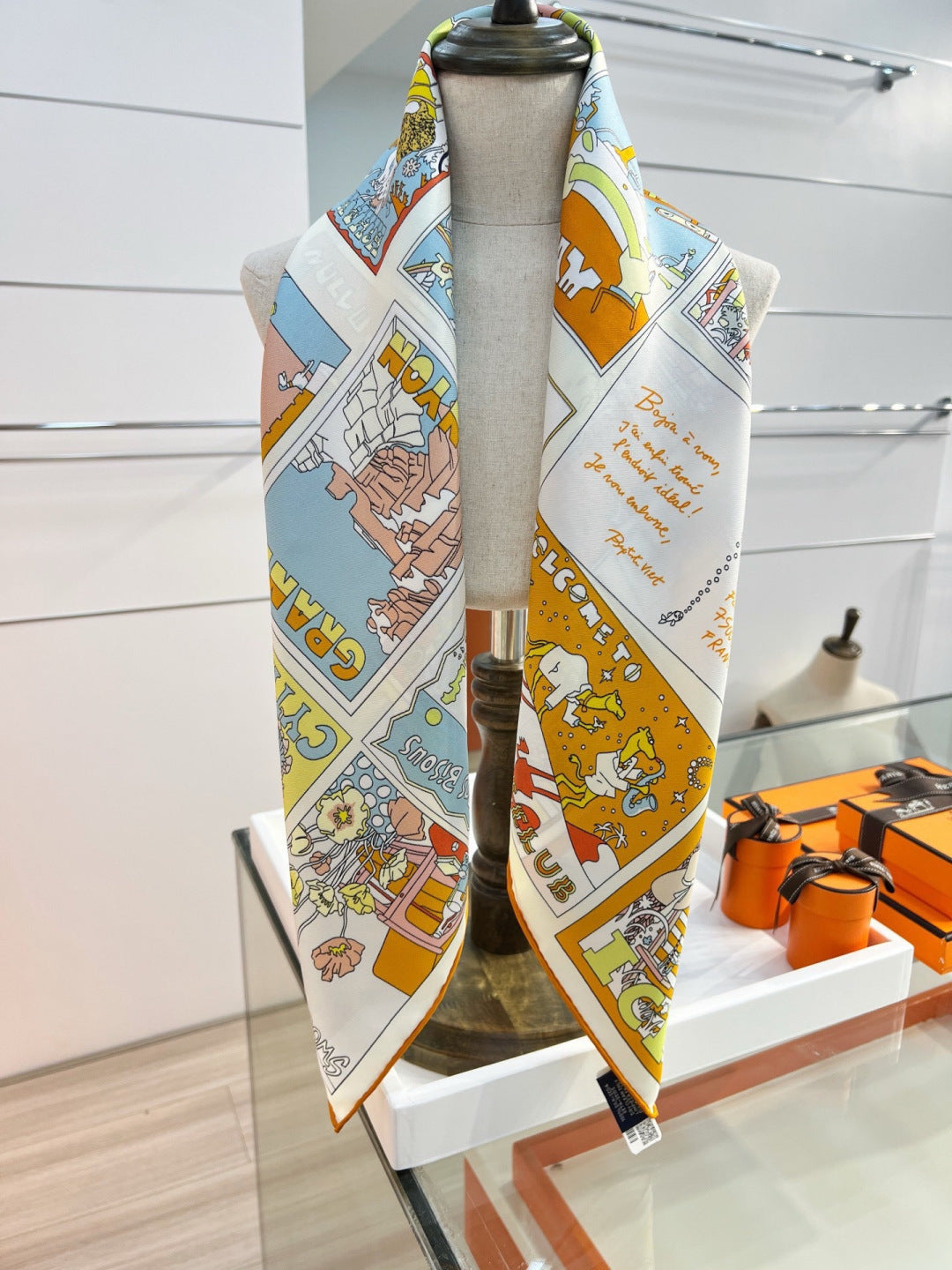 HERMES 26S PRINTED SQUARE SCARF 88 IN SILK 309942