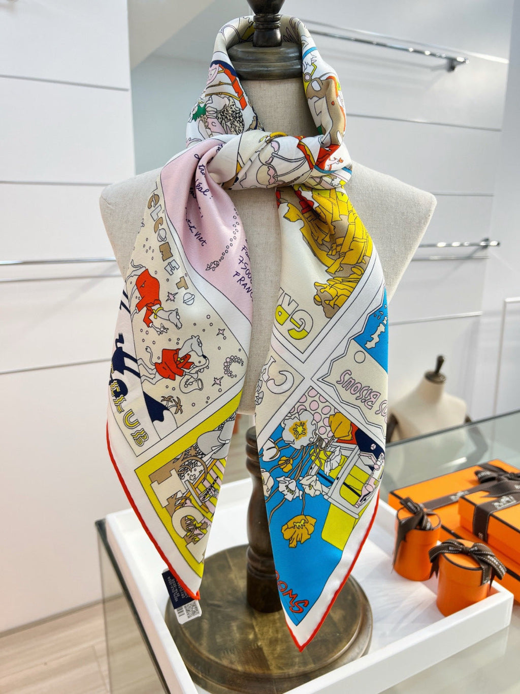 HERMES 26S PRINTED SQUARE SCARF 88 IN SILK 309946