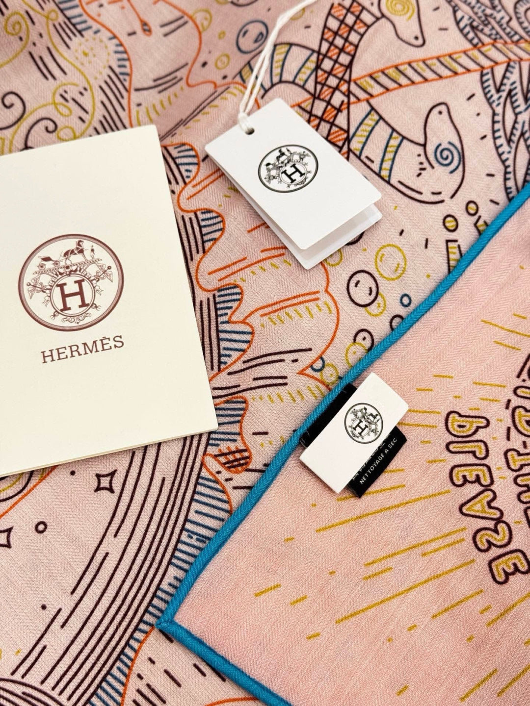 HERMES 26S PRINTED SQUARE SCARF 135 IN SILK 311975
