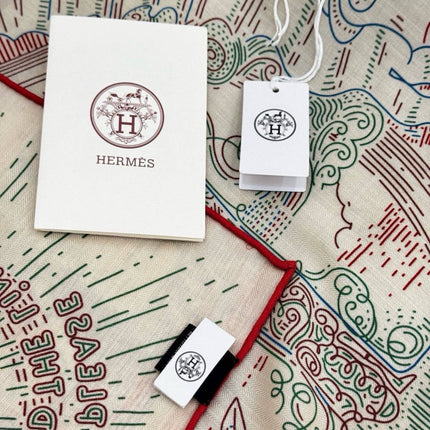 HERMES 26S PRINTED SQUARE  SCARF 135 IN SILK 311977