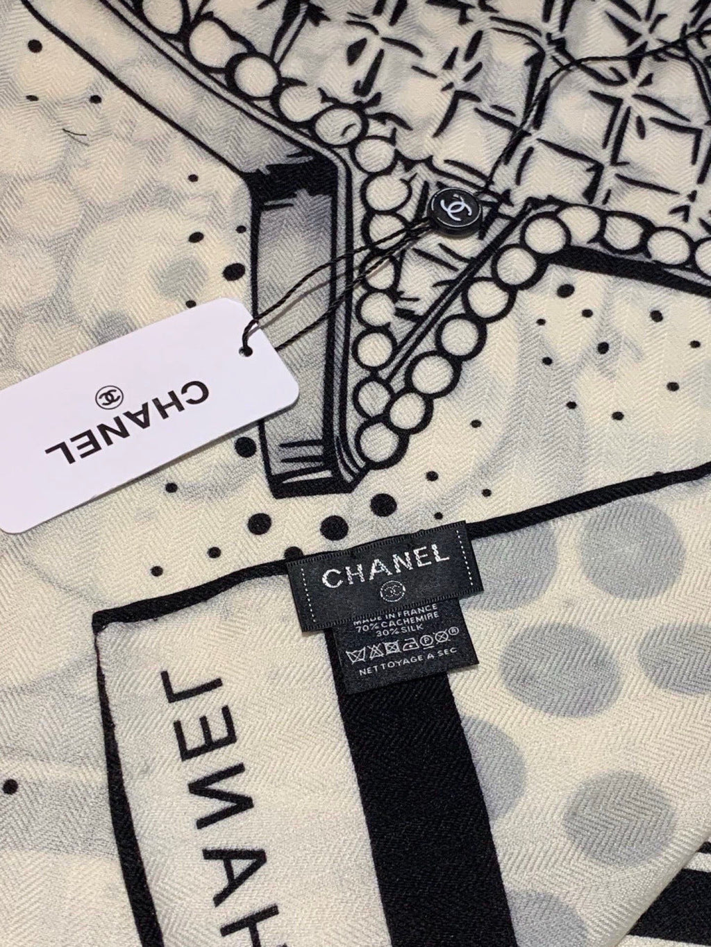 CHANEL 26S SCARF 140 IN SILK 311979
