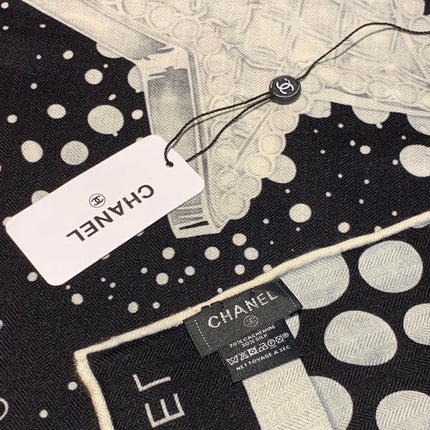 CHANEL 26S SCARF 140 IN SILK 311980
