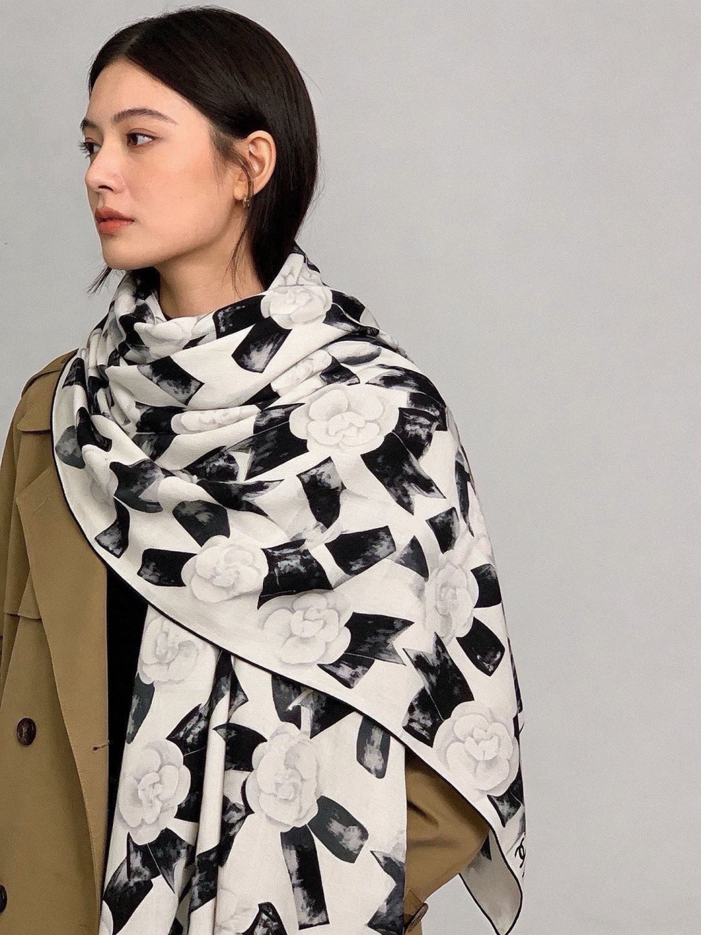 CHANEL 26S SCARF 140 IN SILK 311981