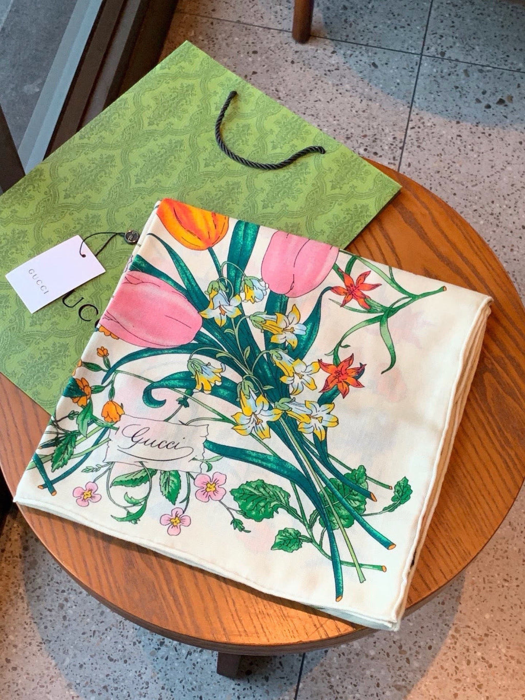 GUCCI 26S SCARF 140 IN CASHMERE AND SILK 311983