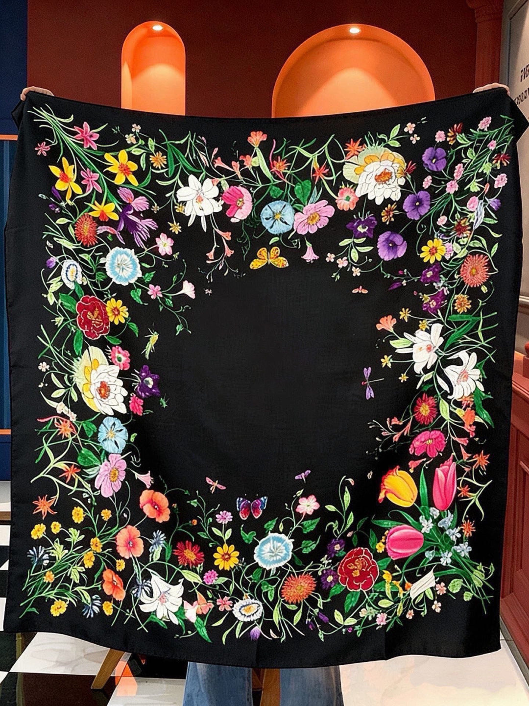GUCCI 26S SCARF 140 IN CASHMERE AND SILK 311984