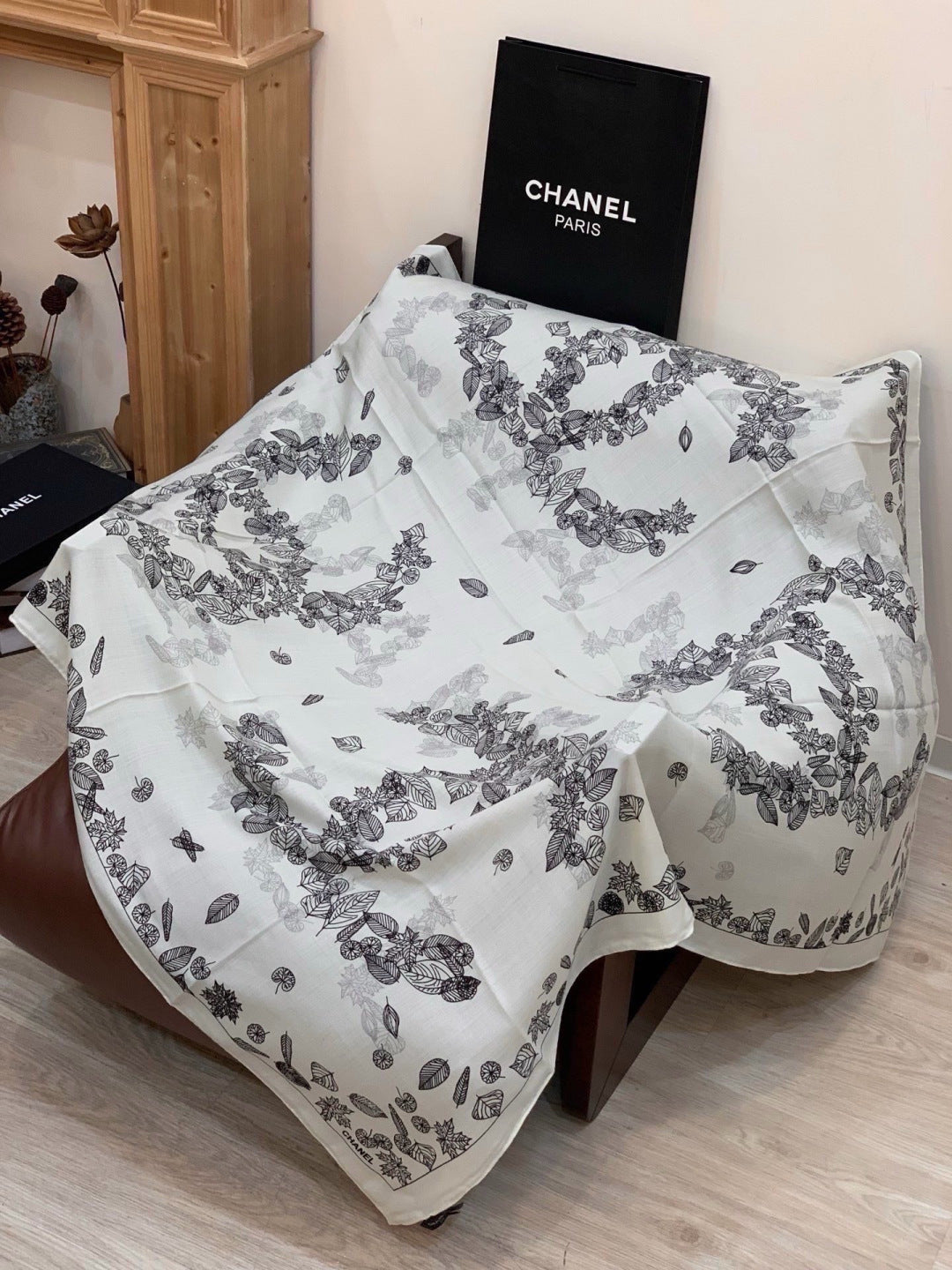 CHANEL 26S SCARF 135 IN SILK AND CASHMERE 313313