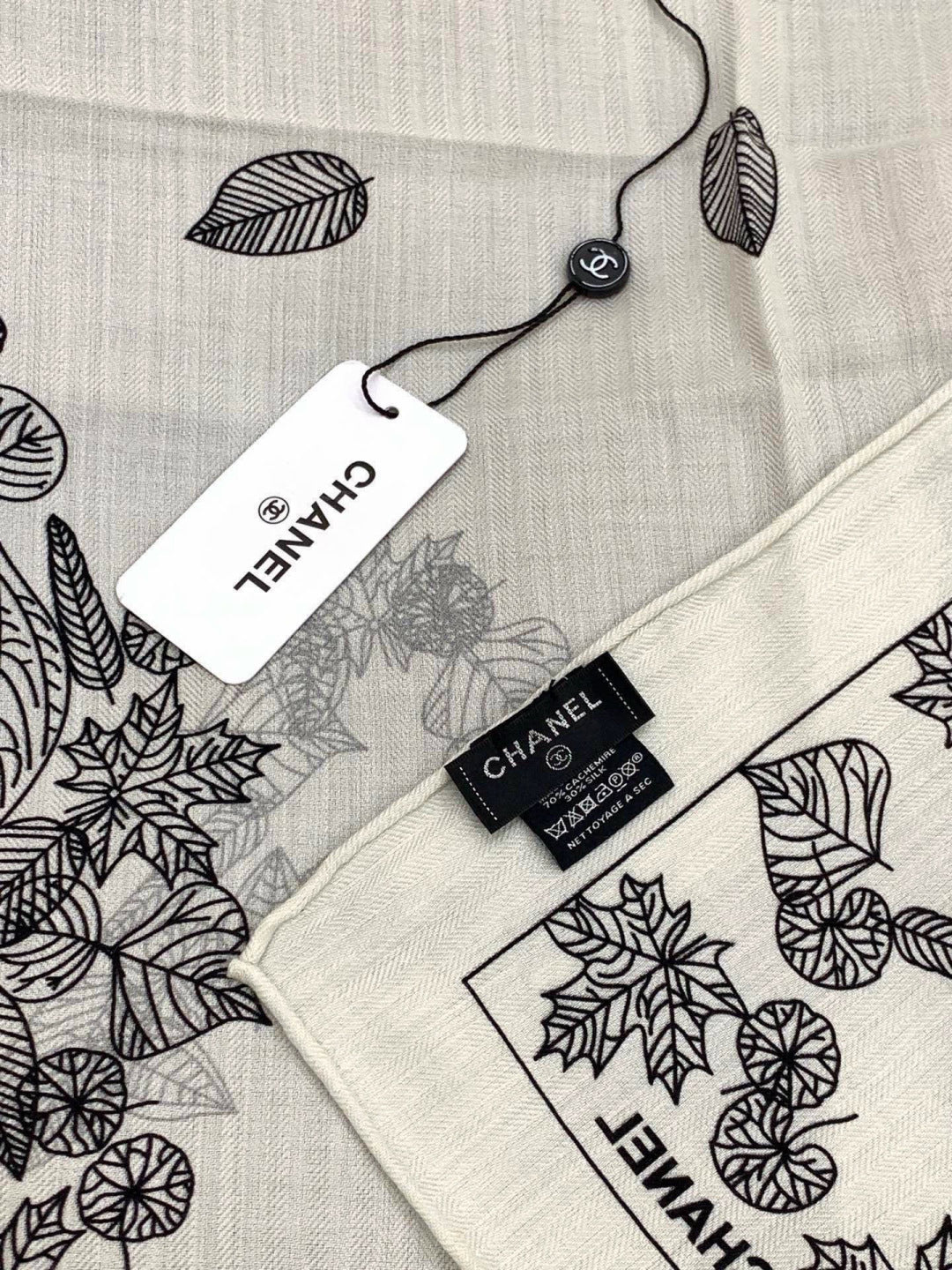 CHANEL 26S SCARF 135 IN SILK AND CASHMERE 313313