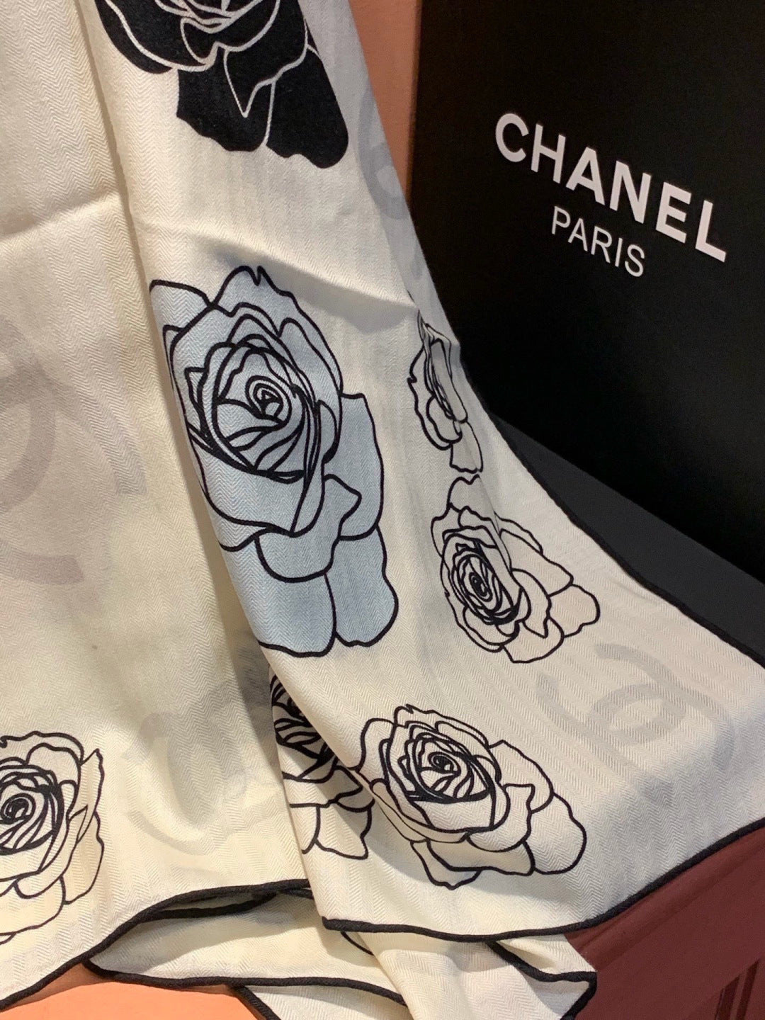 CHANEL 26S SCARF 140 IN SILK AND CASHMERE 313317