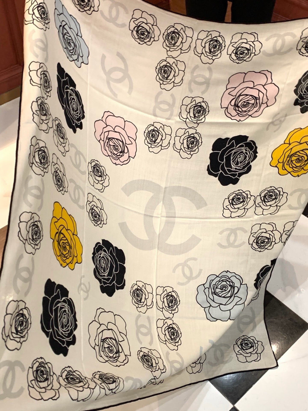 CHANEL 26S SCARF 140 IN SILK AND CASHMERE 313317