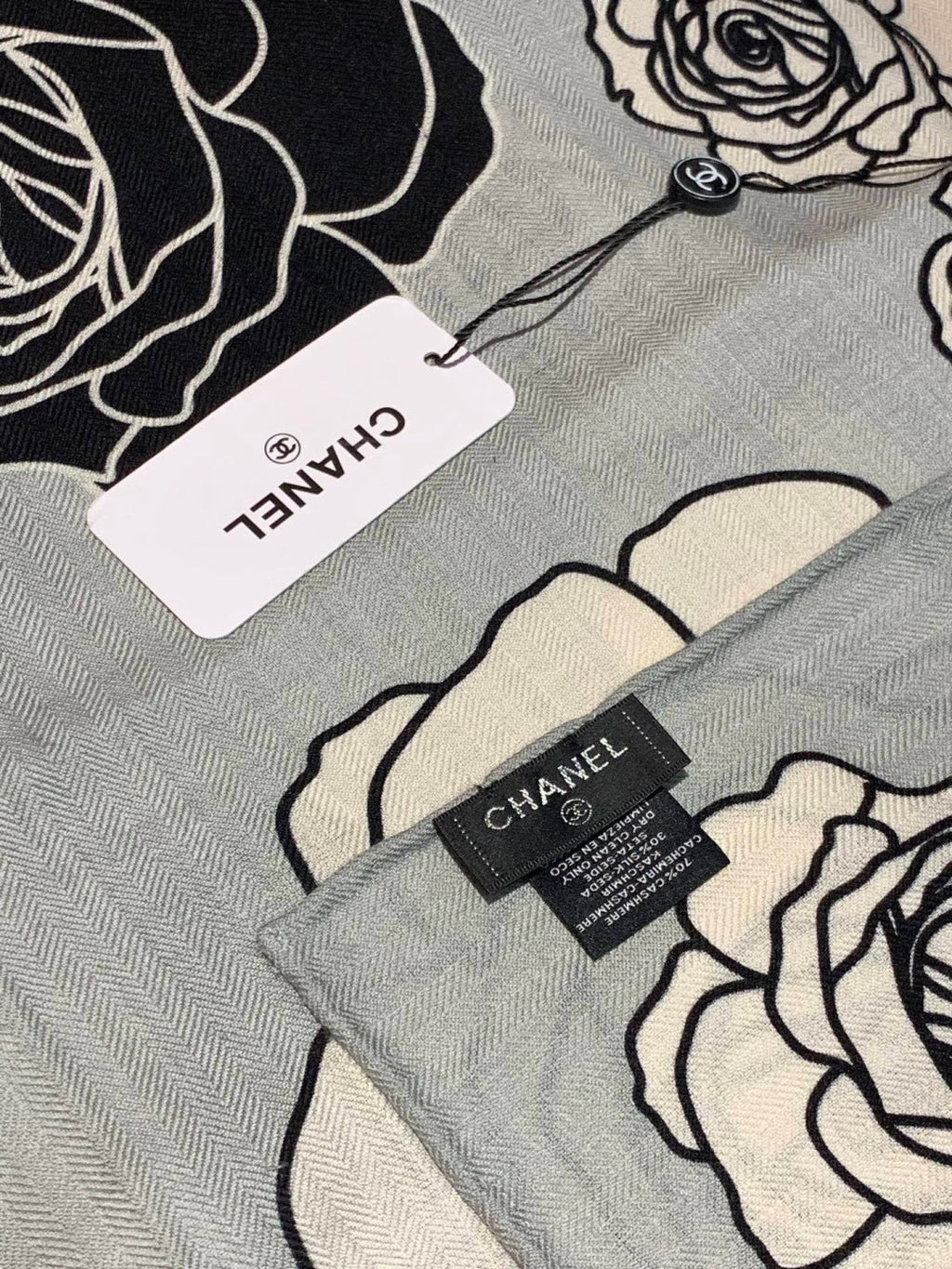 CHANEL 26S SCARF 140 IN SILK AND CASHMERE 313318