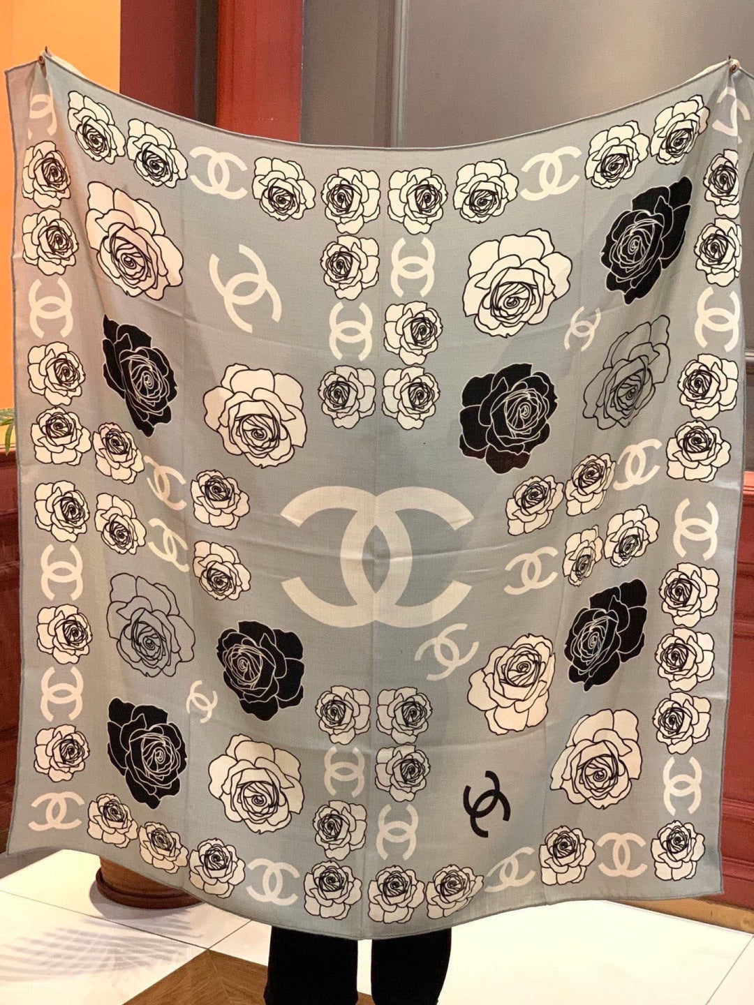 CHANEL 26S SCARF 140 IN SILK AND CASHMERE 313318