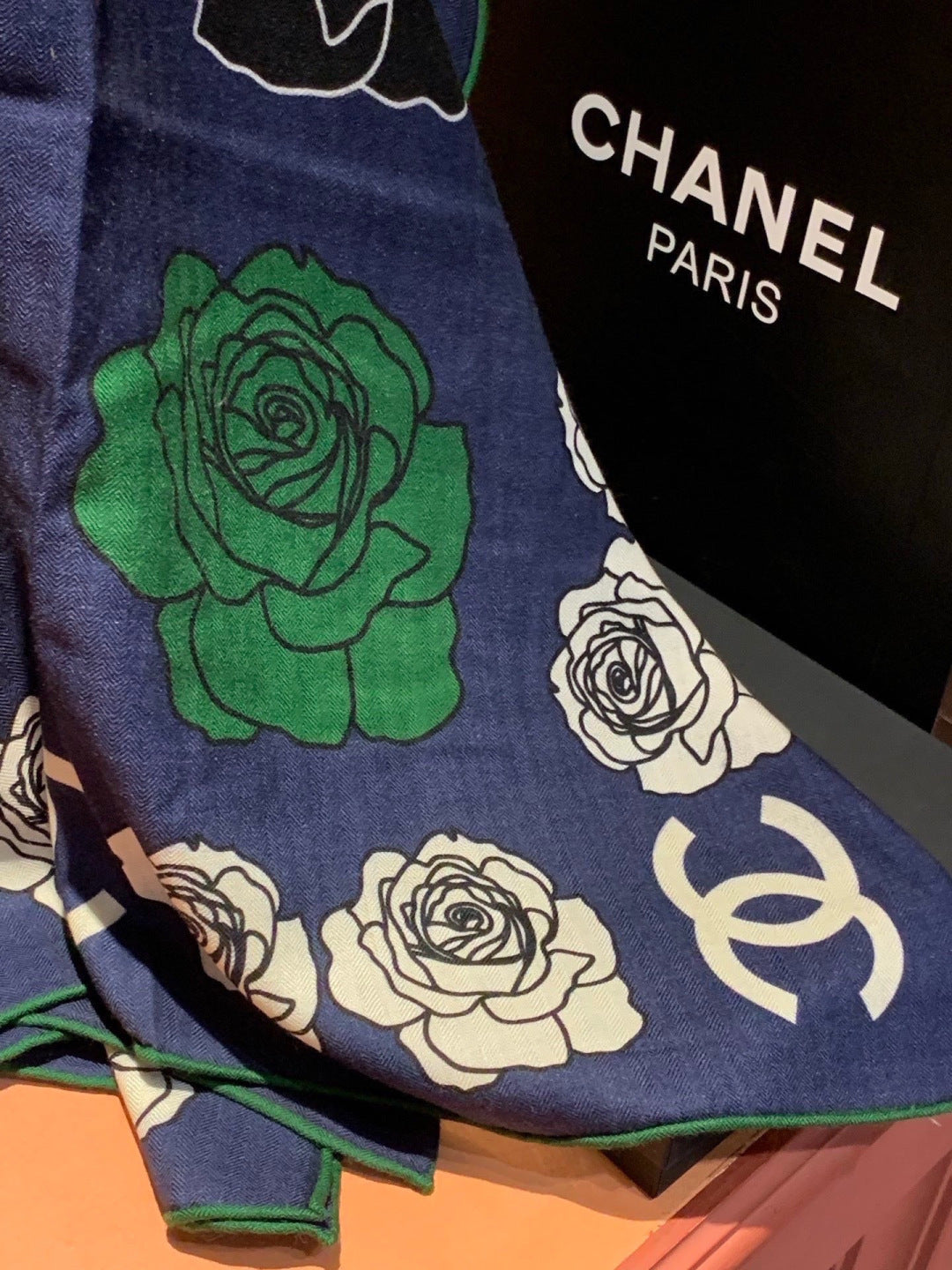 CHANEL 26S SCARF 140 IN SILK AND CASHMERE 313321