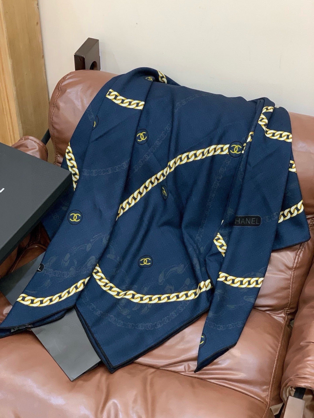 CHANEL 26S SCARF 135 IN SILK AND CASHMERE 313343