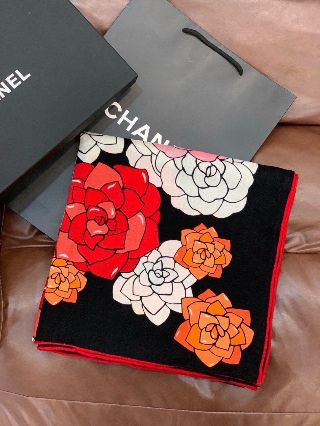 CHANEL 26S SCARF 140 IN SILK AND CASHMERE 313350