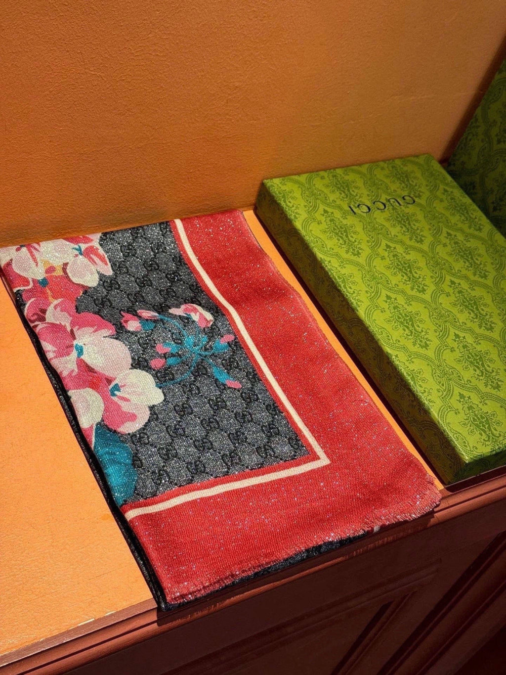 GUCCI 26S SCARF 200 IN CASHMERE AND SILK 315123