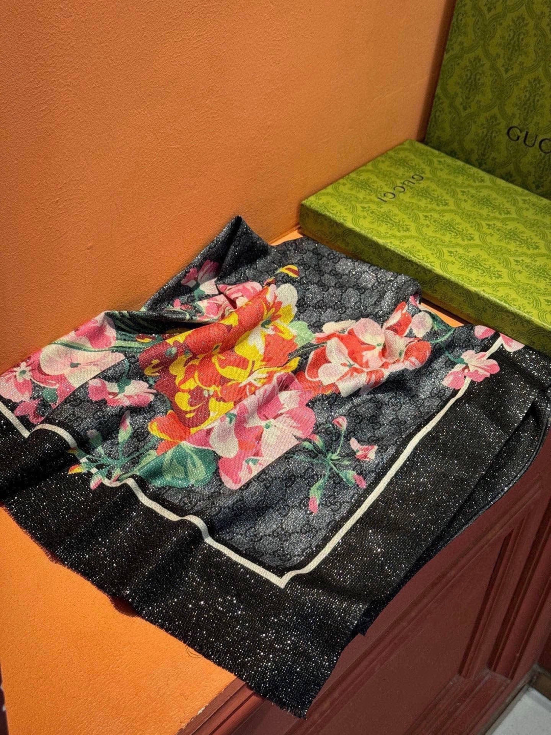 GUCCI 26S SCARF 200 IN CASHMERE AND SILK 315124