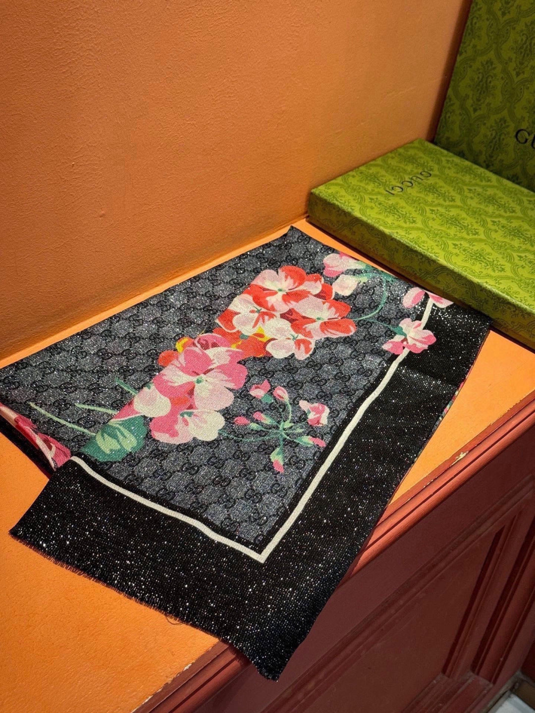 GUCCI 26S SCARF 200 IN CASHMERE AND SILK 315124