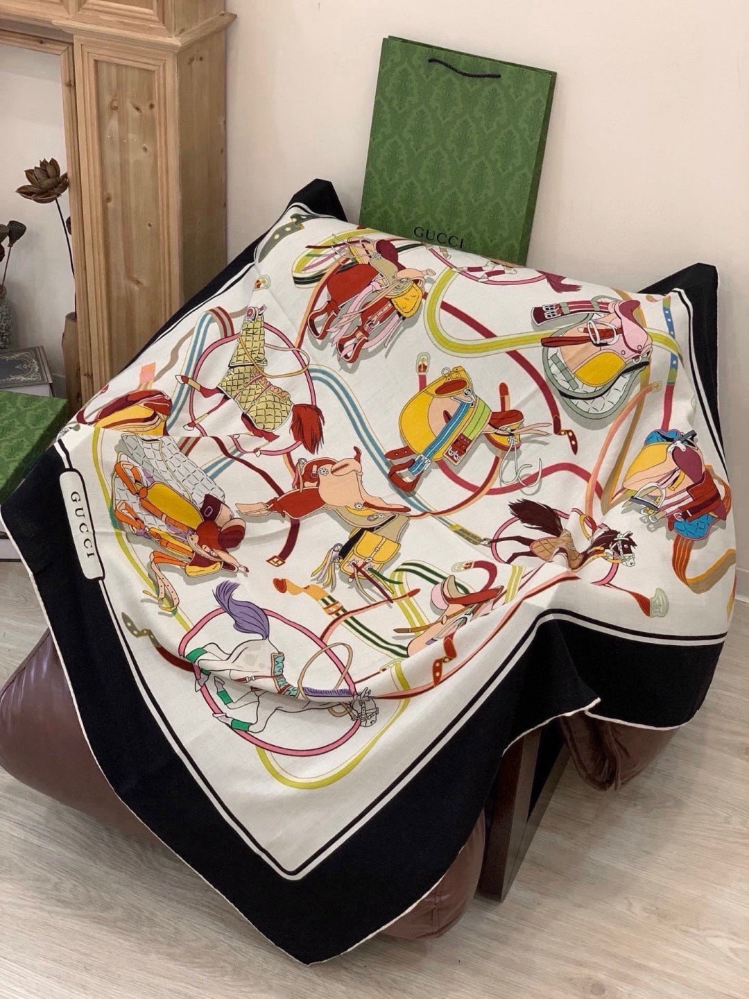 GUCCI 26S SCARF 135 IN CASHMERE AND SILK 315141