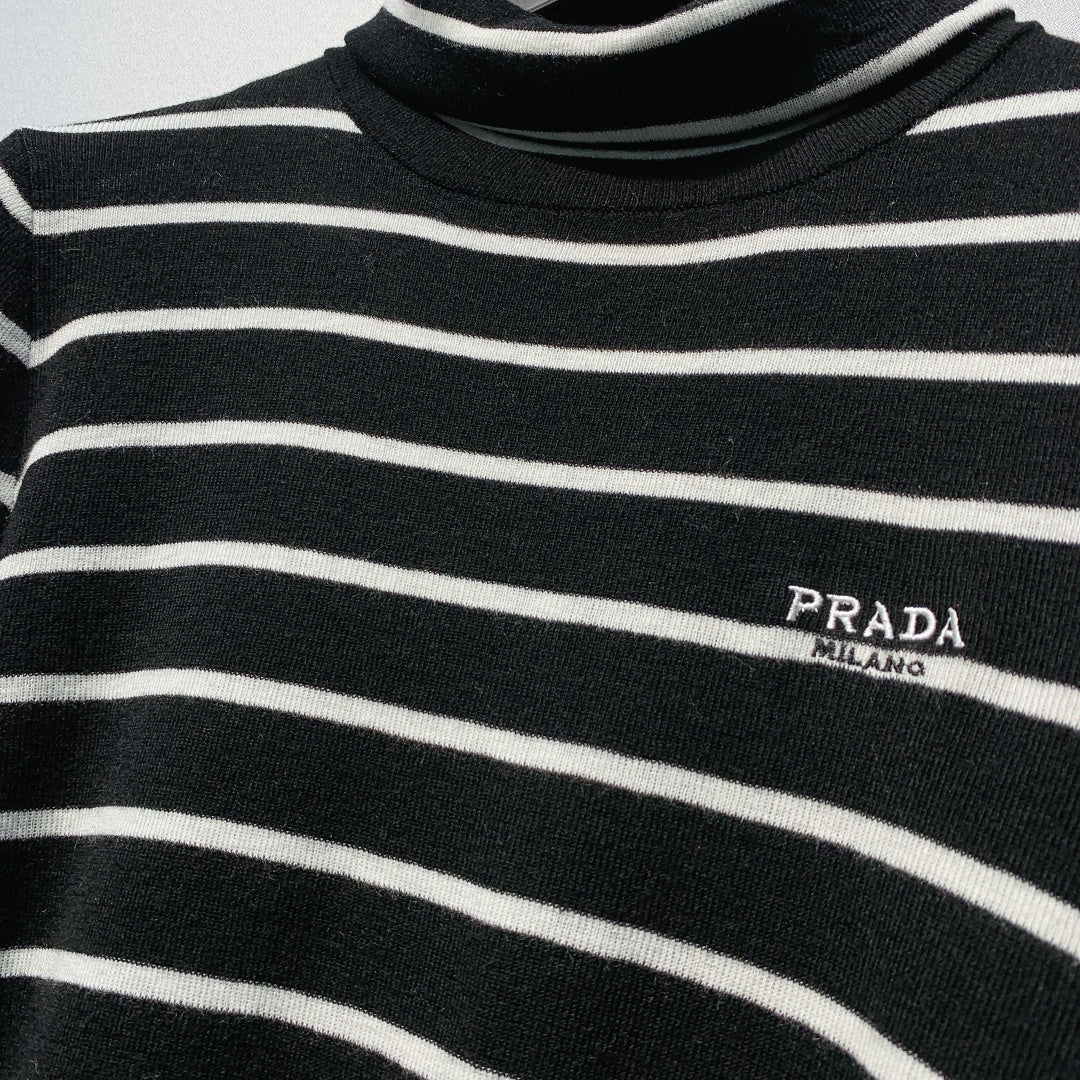 PRADA 26S HIGH NECK T-SHIRT 641