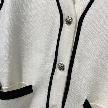 CHANEL 26S SLEEVELESS V-NECK BLAZER 669
