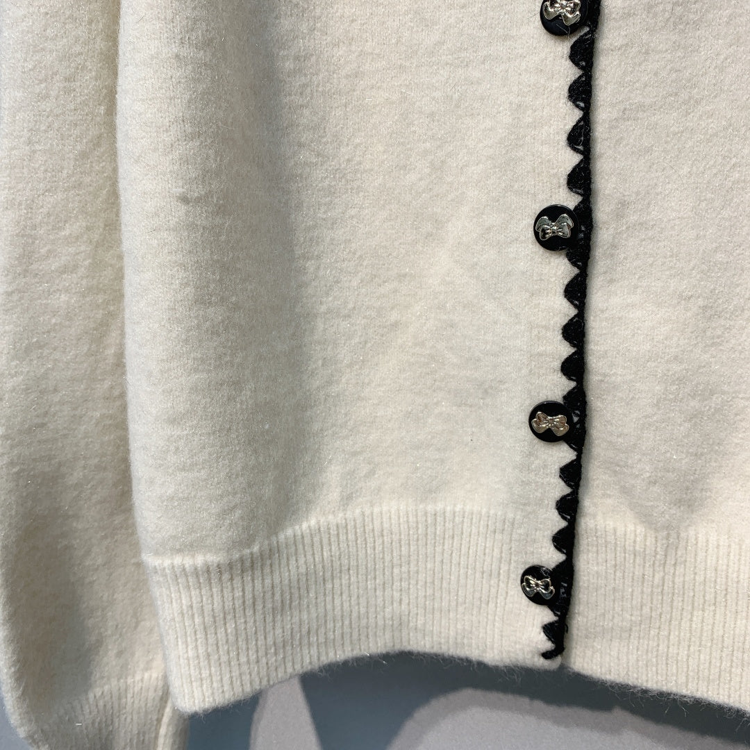 CHANEL 26S CREW NECK CARDIGAN 829