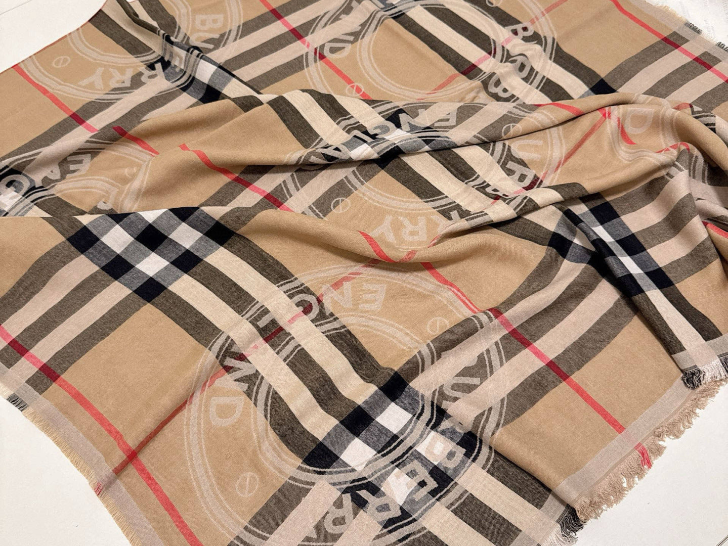 BURBERRY 25S SCARF 140 CM IN CASHMERE 935767