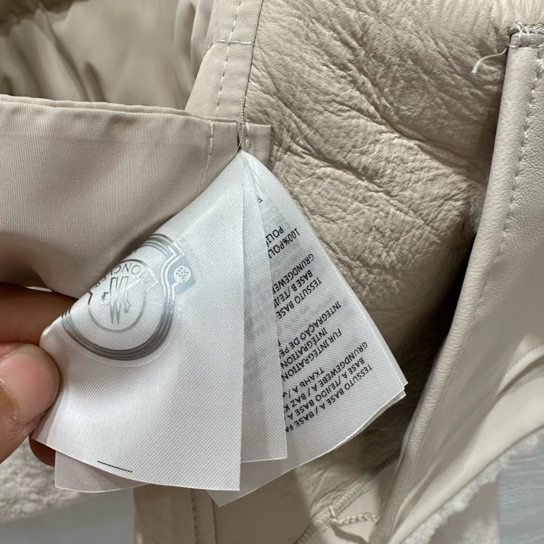 MONCLER 25S JACKET 366
