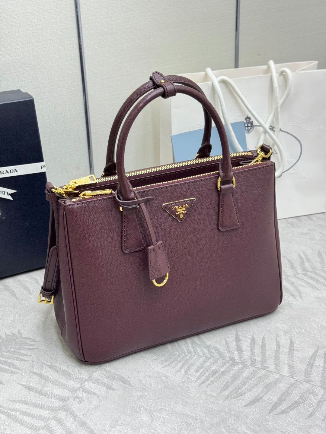 PRADA 26S GALLERIA 32 BAG IN BURGUNDY SAFFIANO