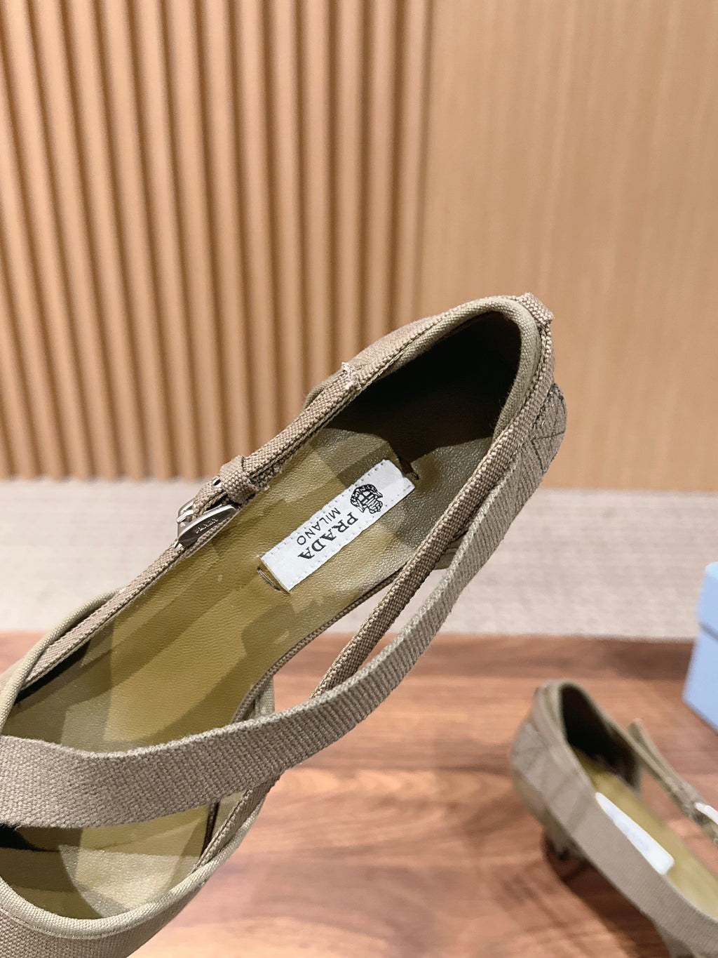 PRADA 26S SLINGBACK KITTEN HEELS 45MM IN LIGHT BROWN FABRIC STRAP BUCKLE