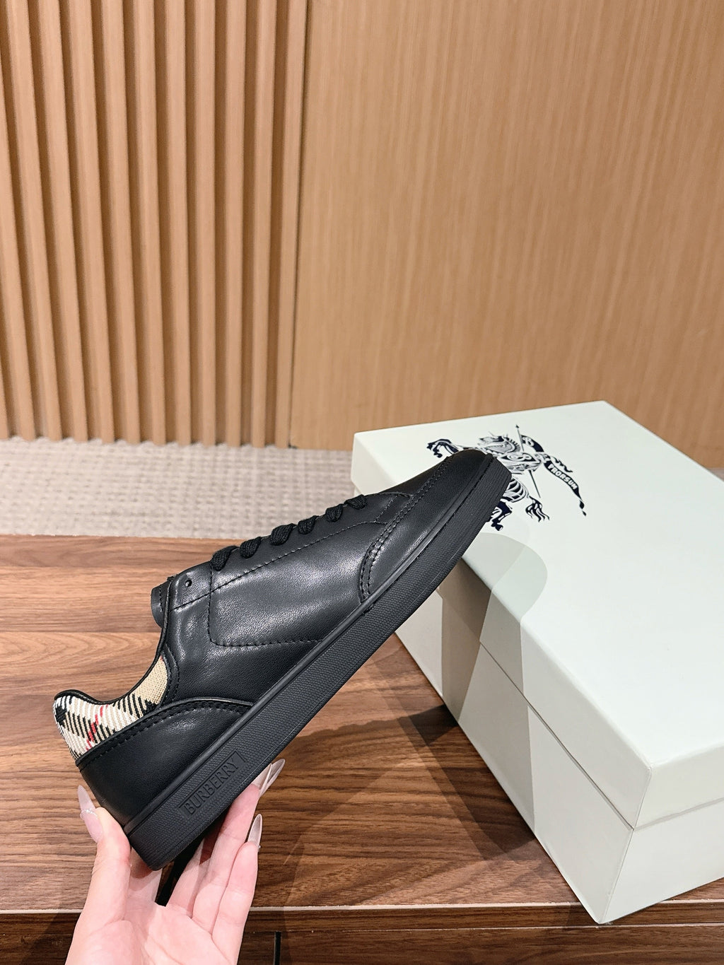 BURBERRY 26S SNEAKERS IN BLACK SOFT CALFSKIN
