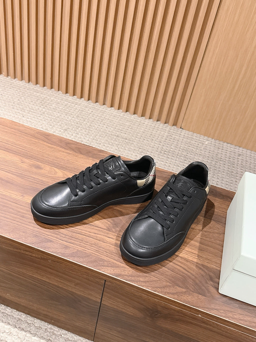 BURBERRY 26S SNEAKERS IN BLACK SOFT CALFSKIN