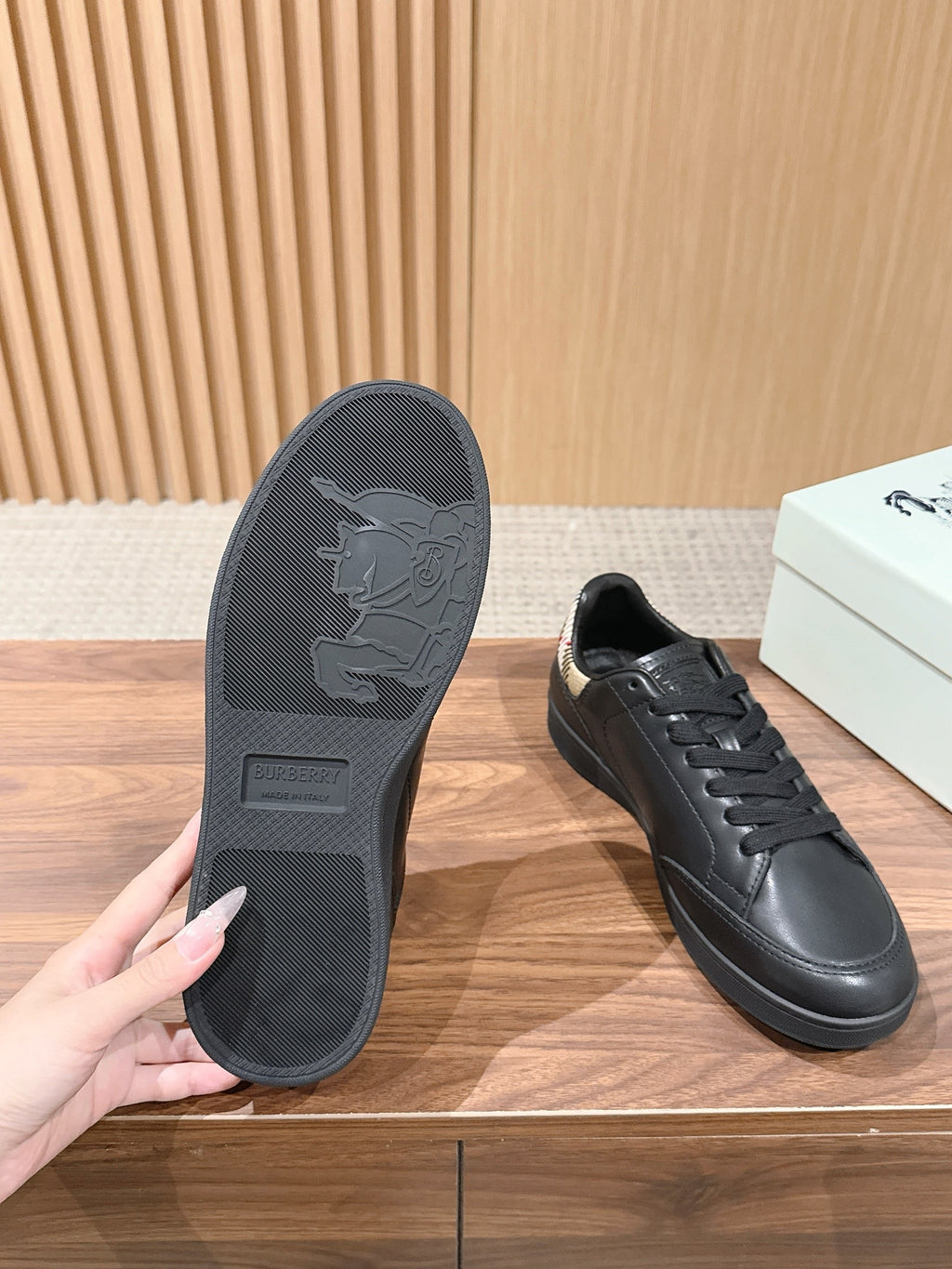 BURBERRY 26S SNEAKERS IN BLACK SOFT CALFSKIN