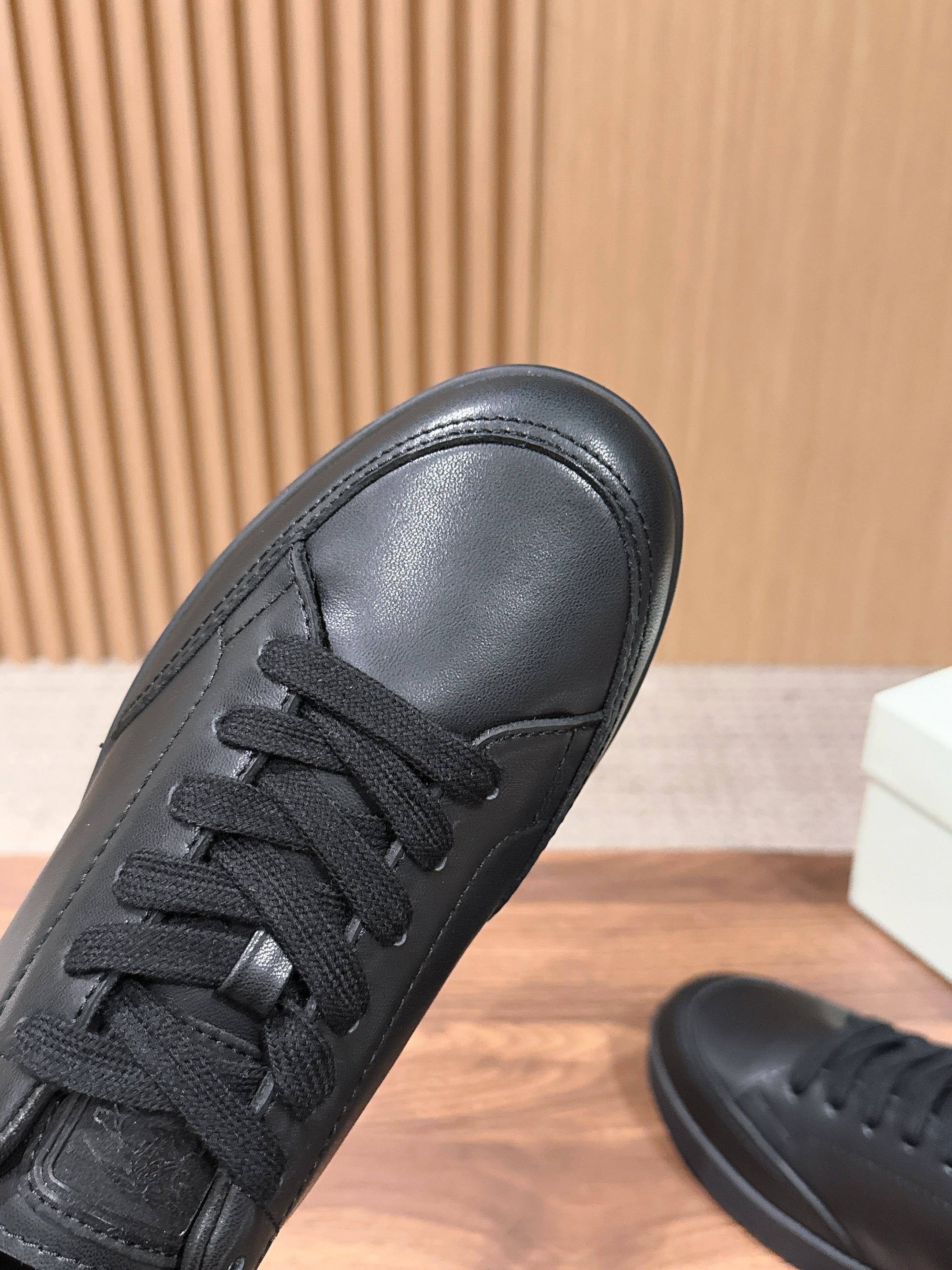 BURBERRY 26S SNEAKERS IN BLACK SOFT CALFSKIN