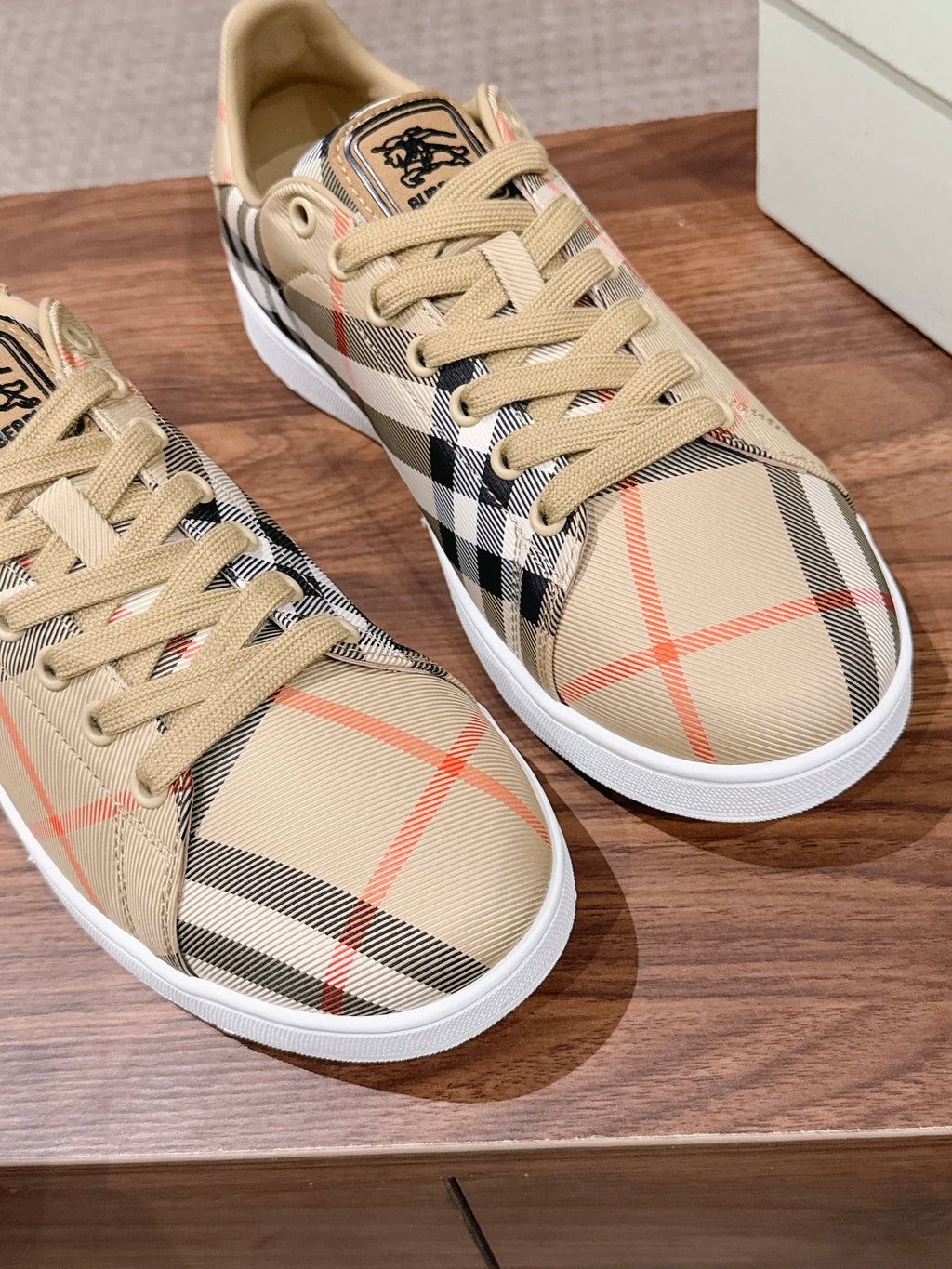 BURBERRY 26S SNEAKERS IN LIGHT BEIGE CANVAS PLAID